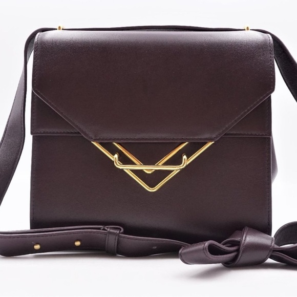 ABSOLUTELY GORGEOUS BOTTEGA VENETA CLIP BAG IN GRAPE~NWT - Picture 5 of 12